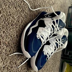 Kyrie infinity midnight navy new no box